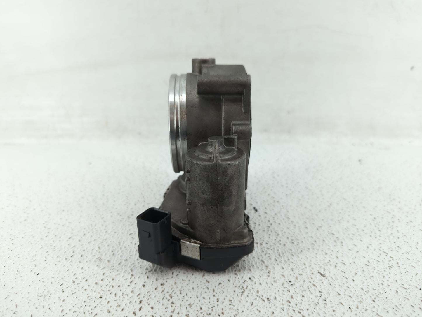 2007-2013 Bmw 328i Throttle Body P/N:1354 7556118-04 1354 7556118-03 Fits Fits 2007 2008 2009 2010 2011 2012 2013 OEM Used A