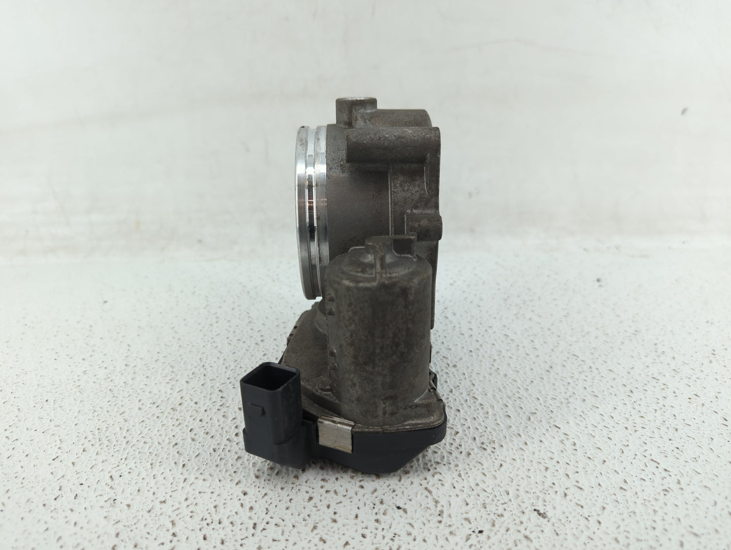 2007-2013 Bmw 328i Throttle Body P/N:1354 7556118-04 1354 7556118-03 Fits Fits 2007 2008 2009 2010 2011 2012 2013 OEM Used A