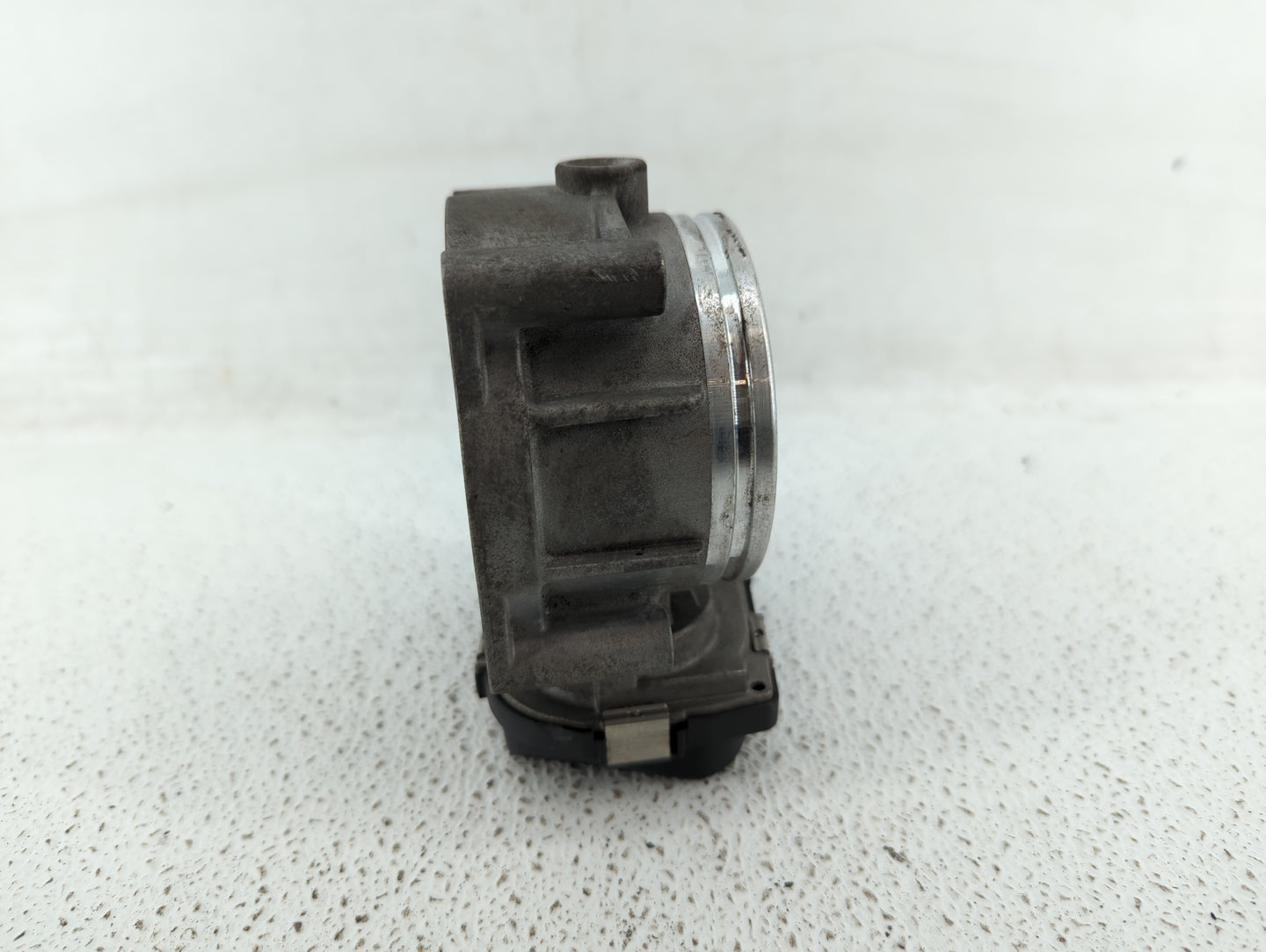 2007-2013 Bmw 328i Throttle Body P/N:1354 7556118-04 1354 7556118-03 Fits Fits 2007 2008 2009 2010 2011 2012 2013 OEM Used A
