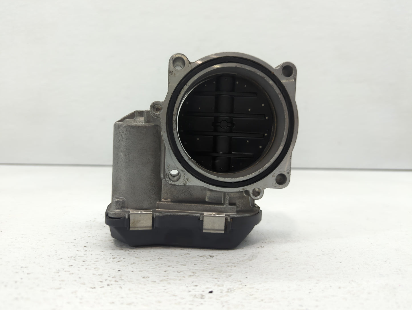 2007-2013 Bmw 328i Throttle Body P/N:1354 7556118-04 1354 7556118-03 Fits Fits 2007 2008 2009 2010 2011 2012 2013 OEM Used A