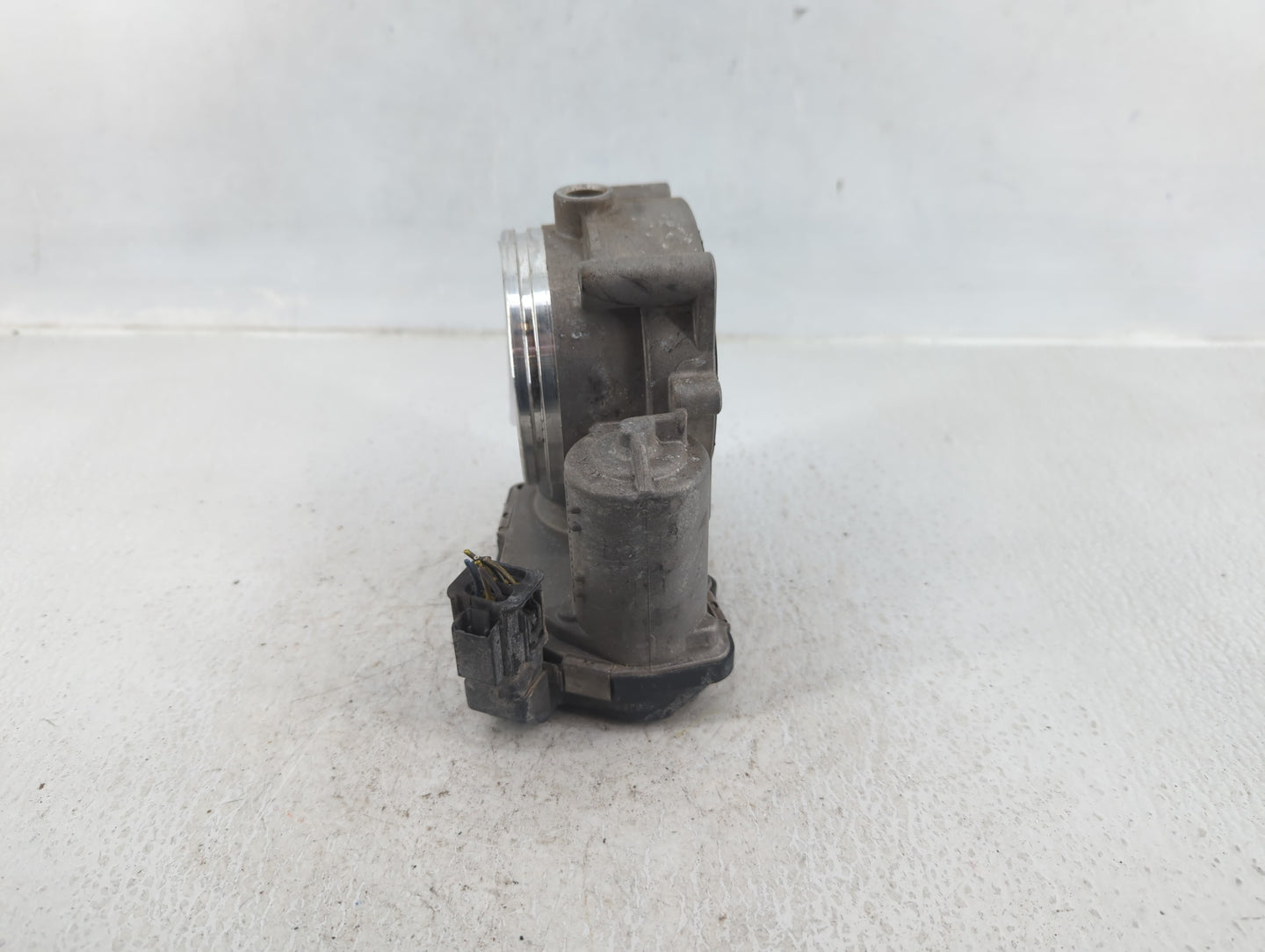 2007-2013 Bmw 328i Throttle Body P/N:1354 7556118-04 Fits Fits 2007 2008 2009 2010 2011 2012 2013 OEM Used Auto Parts - Oemu