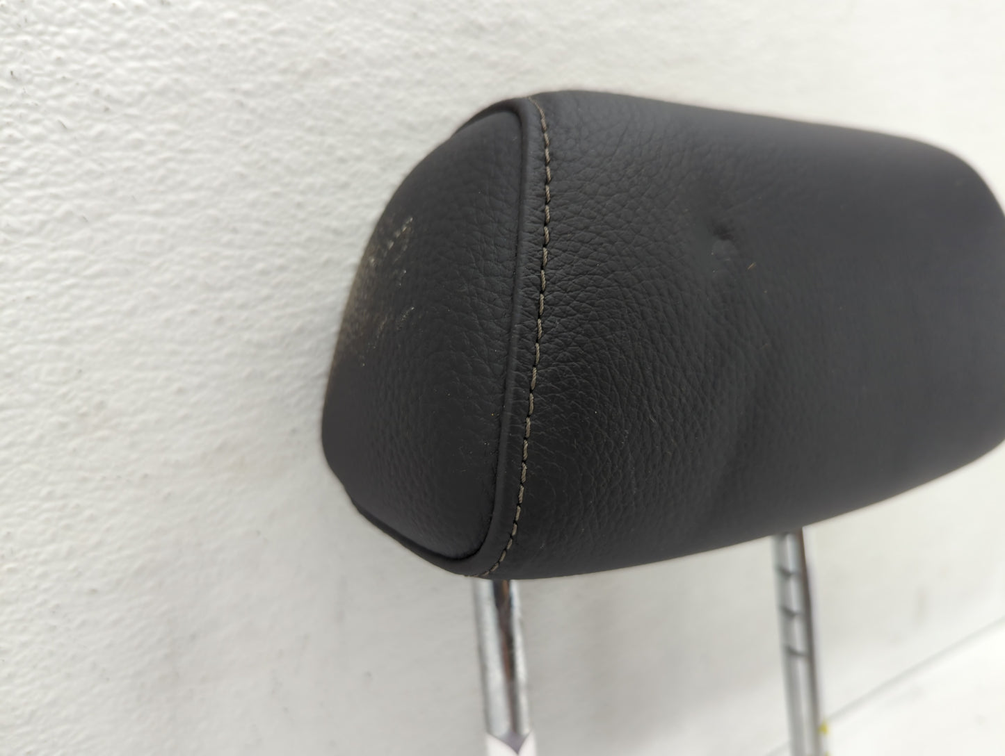 2007-2013 Bmw 328i Headrest Head Rest Front Driver Passenger Seat Fits Fits 2007 2008 2009 2010 2011 2012 2013 OEM Used Auto