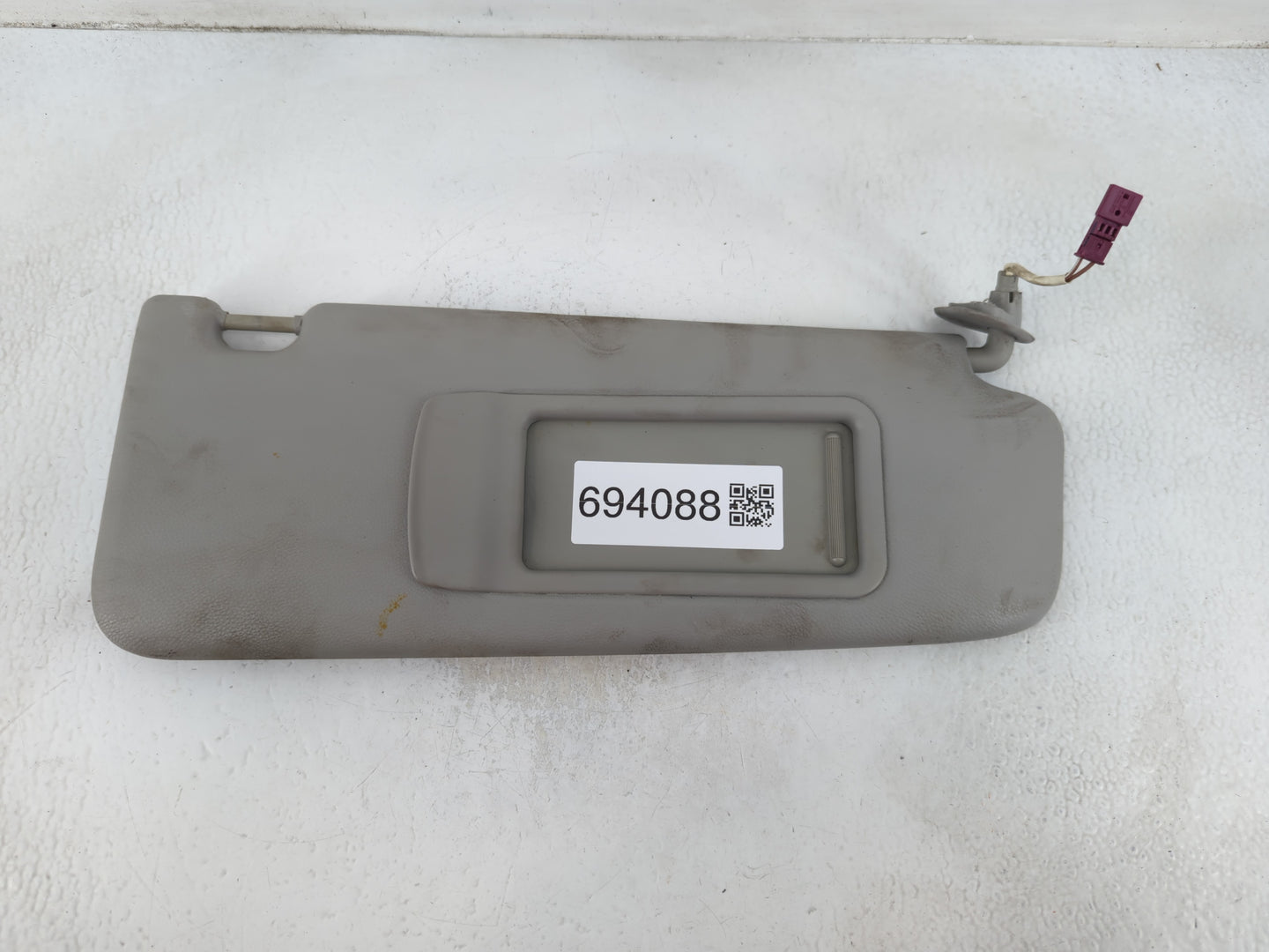 2007-2011 Bmw 328i Sun Visor Shade Replacement Passenger Right Mirror Fits OEM Used Auto Parts - Oemusedautoparts1.com