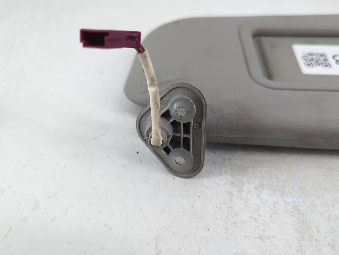 2007-2011 Bmw 328i Sun Visor Shade Replacement Passenger Right Mirror Fits OEM Used Auto Parts - Oemusedautoparts1.com