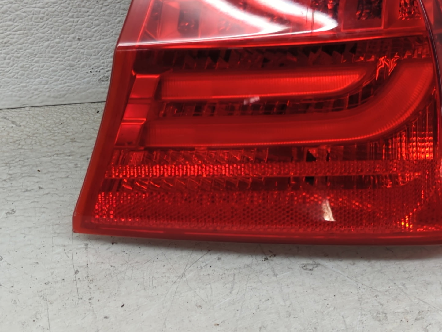 2011 Bmw 328i Xdrive Tail Light Assembly Passenger Right OEM Fits Fits 2009 2010 OEM Used Auto Parts - Oemusedautoparts1.com