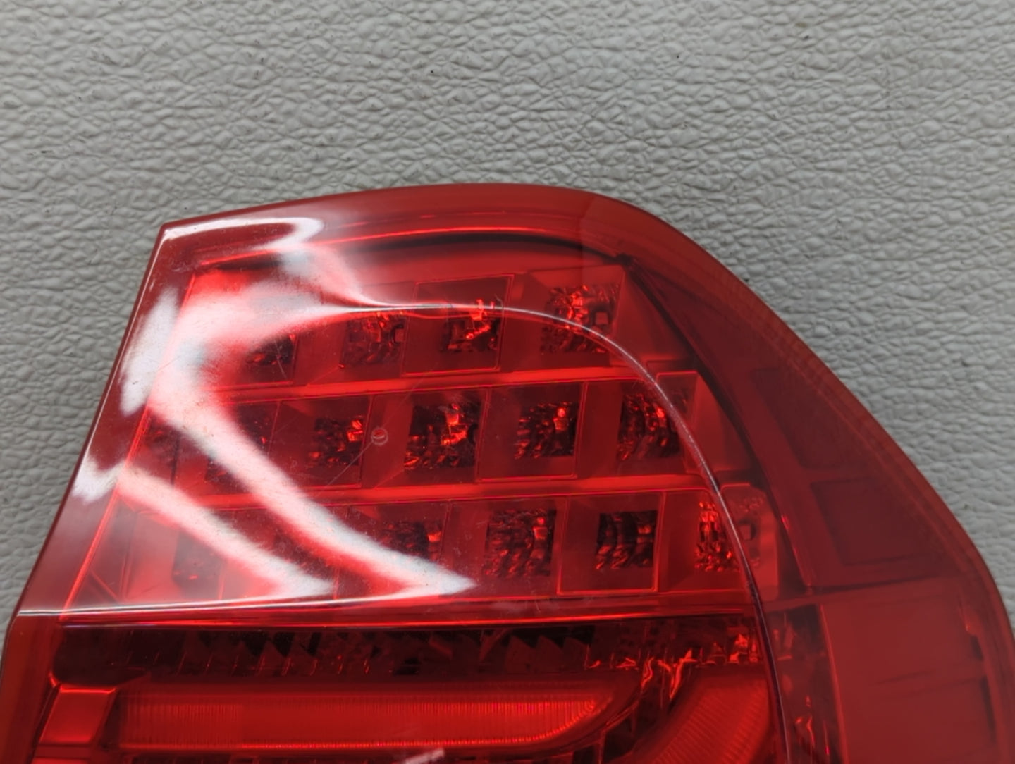 2011 Bmw 328i Xdrive Tail Light Assembly Passenger Right OEM Fits Fits 2009 2010 OEM Used Auto Parts - Oemusedautoparts1.com