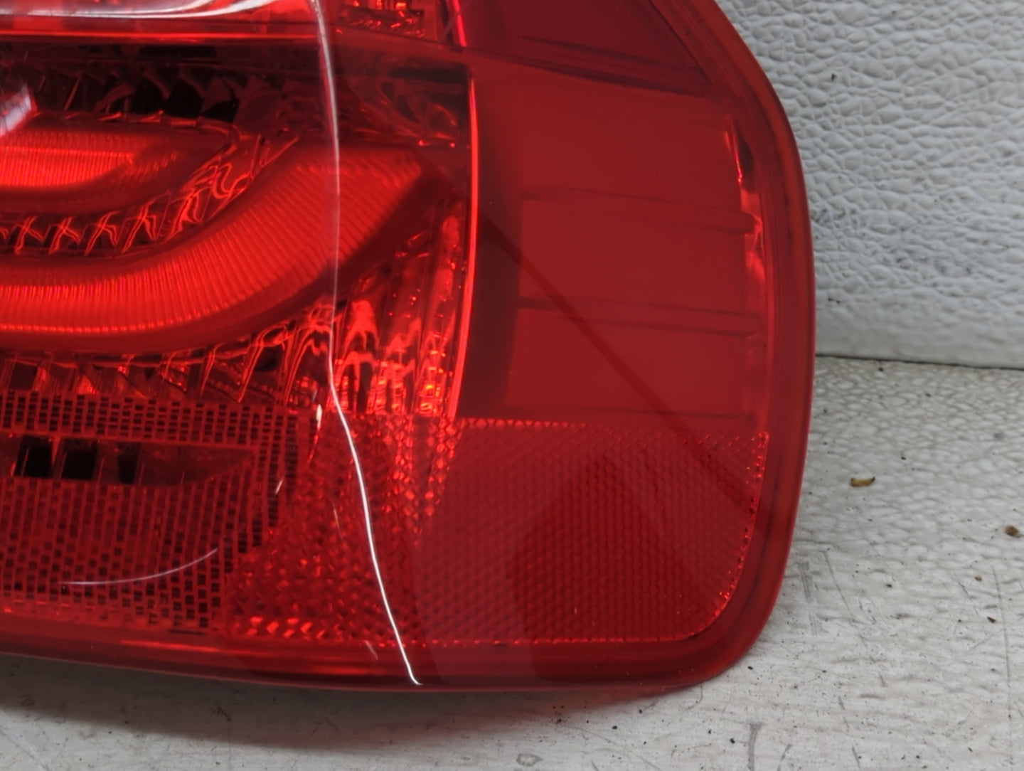2011 Bmw 328i Xdrive Tail Light Assembly Passenger Right OEM Fits Fits 2009 2010 OEM Used Auto Parts - Oemusedautoparts1.com