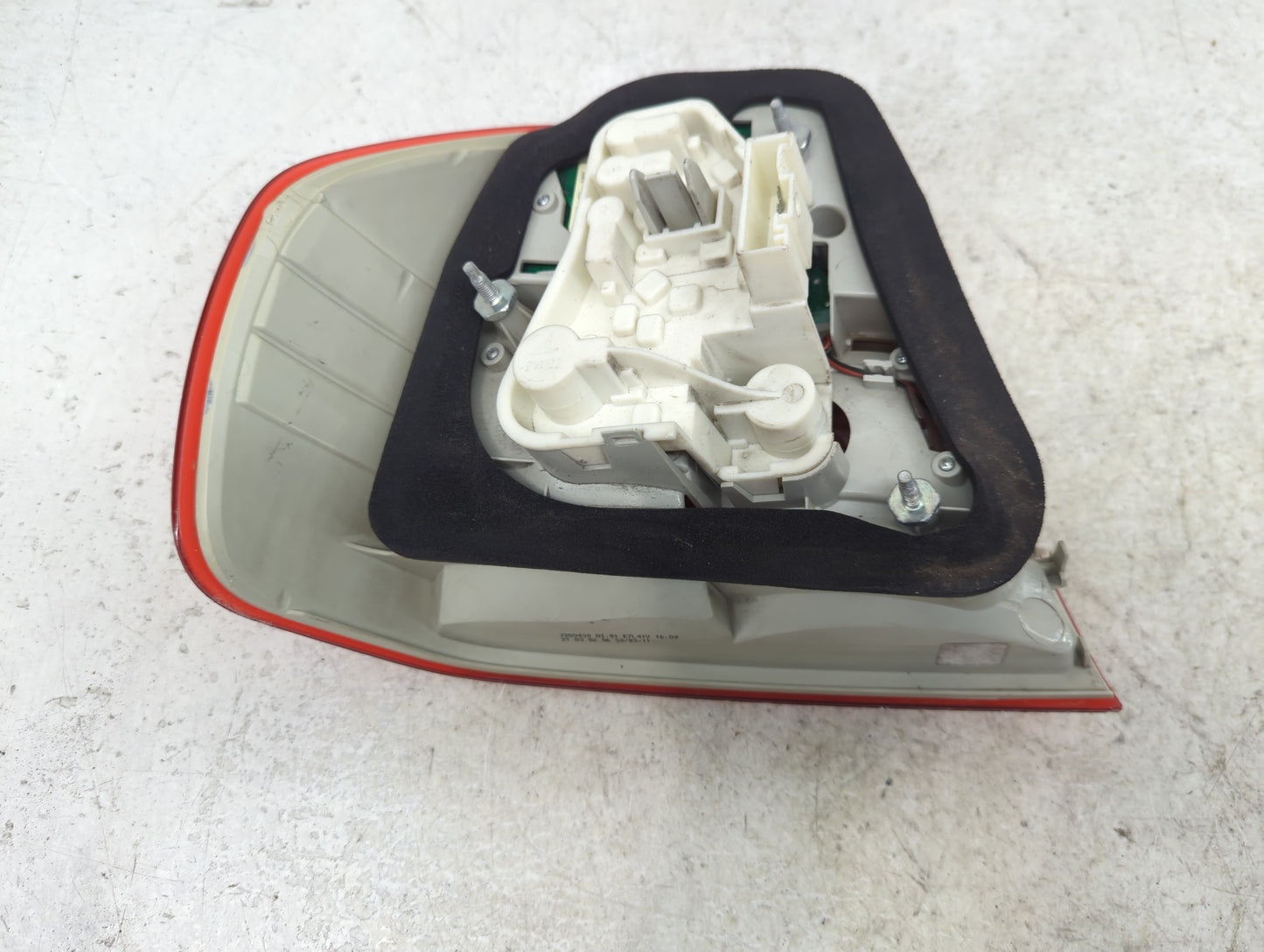 2011 Bmw 328i Xdrive Tail Light Assembly Passenger Right OEM Fits Fits 2009 2010 OEM Used Auto Parts - Oemusedautoparts1.com