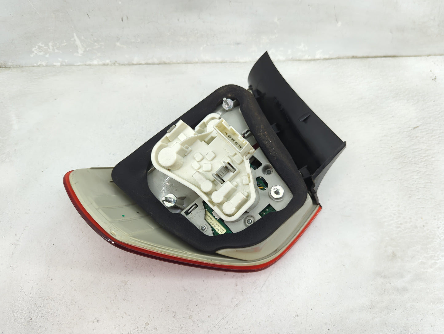 2011 Bmw 328i Xdrive Tail Light Assembly Driver Left OEM Fits Fits 2009 2010 OEM Used Auto Parts - Oemusedautoparts1.com