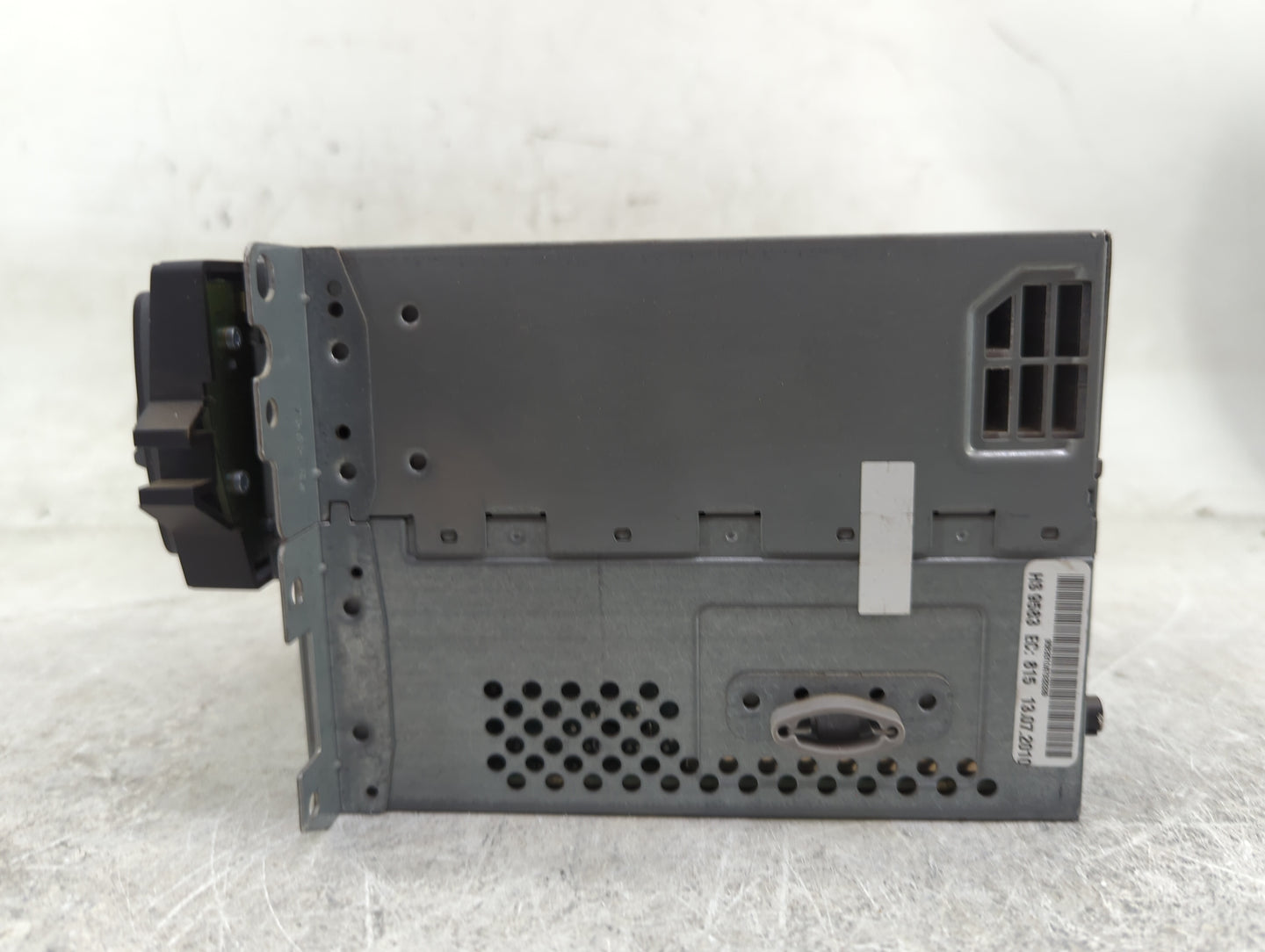 2011 Bmw 335 Radio AM FM Cd Player Receiver Replacement P/N:9218332 HB9583, CI921833201 Fits OEM Used Auto Parts - Oemusedau