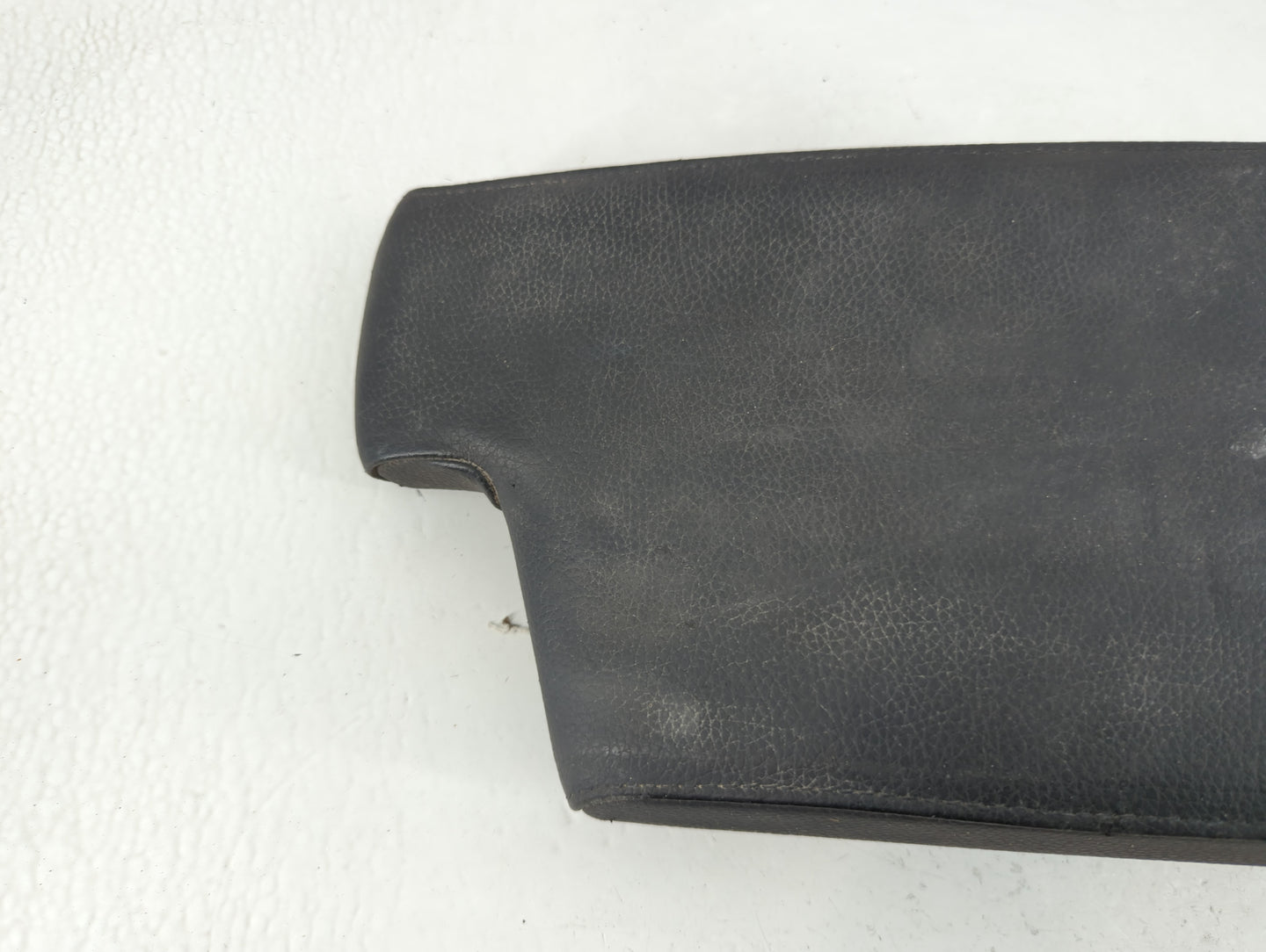 2009-2011 Bmw 335i Center Console Armrest Cover Lid Fits Fits 2009 2010 2011 OEM Used Auto Parts - Oemusedautoparts1.com