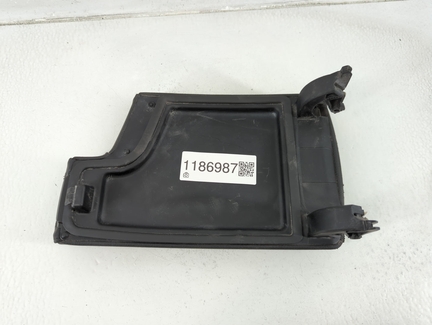 2009-2011 Bmw 335i Center Console Armrest Cover Lid Fits Fits 2009 2010 2011 OEM Used Auto Parts - Oemusedautoparts1.com