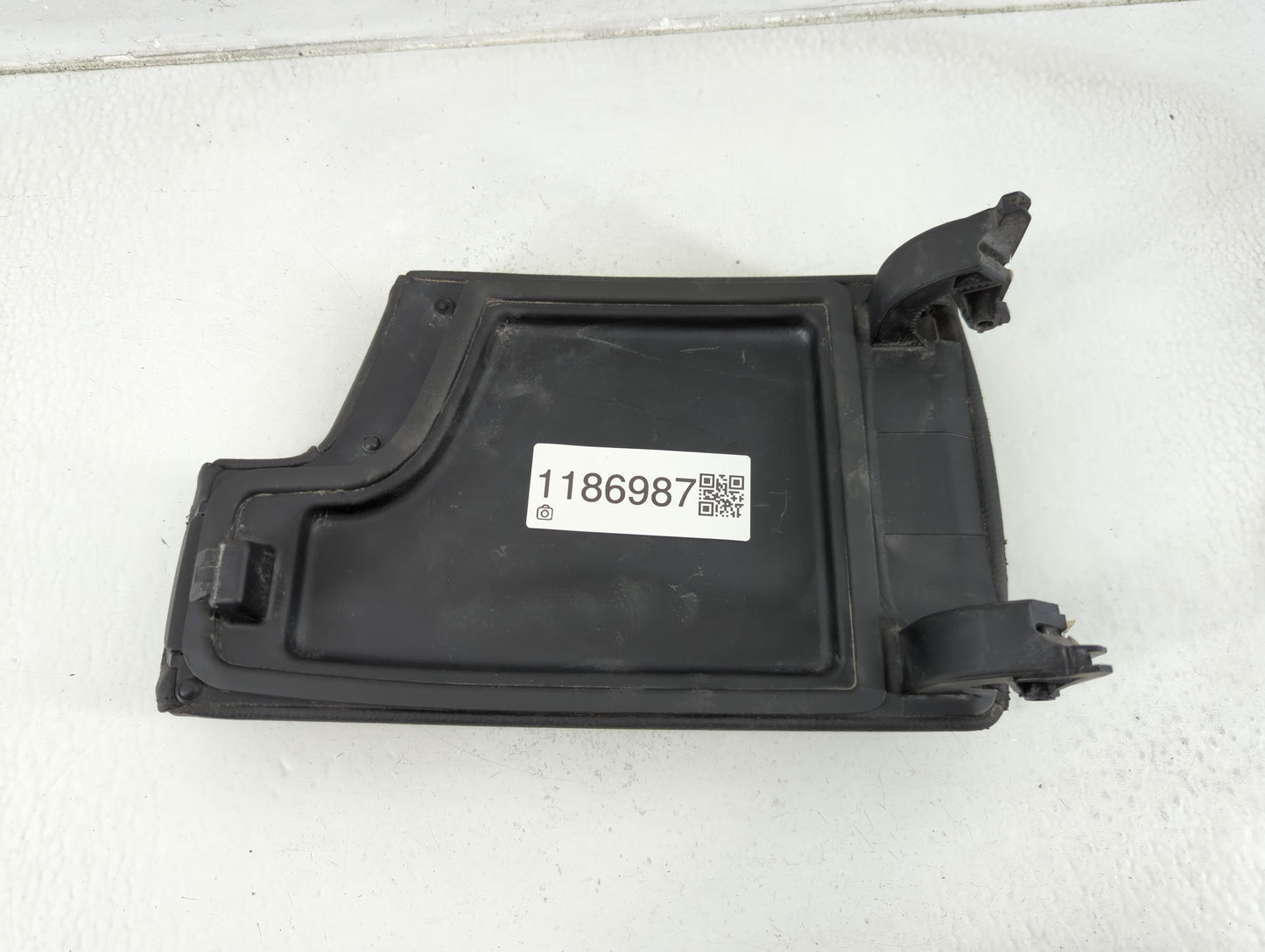 2009-2011 Bmw 335i Center Console Armrest Cover Lid Fits Fits 2009 2010 2011 OEM Used Auto Parts - Oemusedautoparts1.com