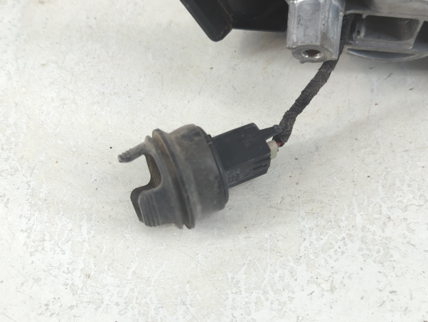 2010-2013 Bmw 335i Driver Side View Mirror - Left Door Mirror OEM Used - Oemusedautoparts1.com