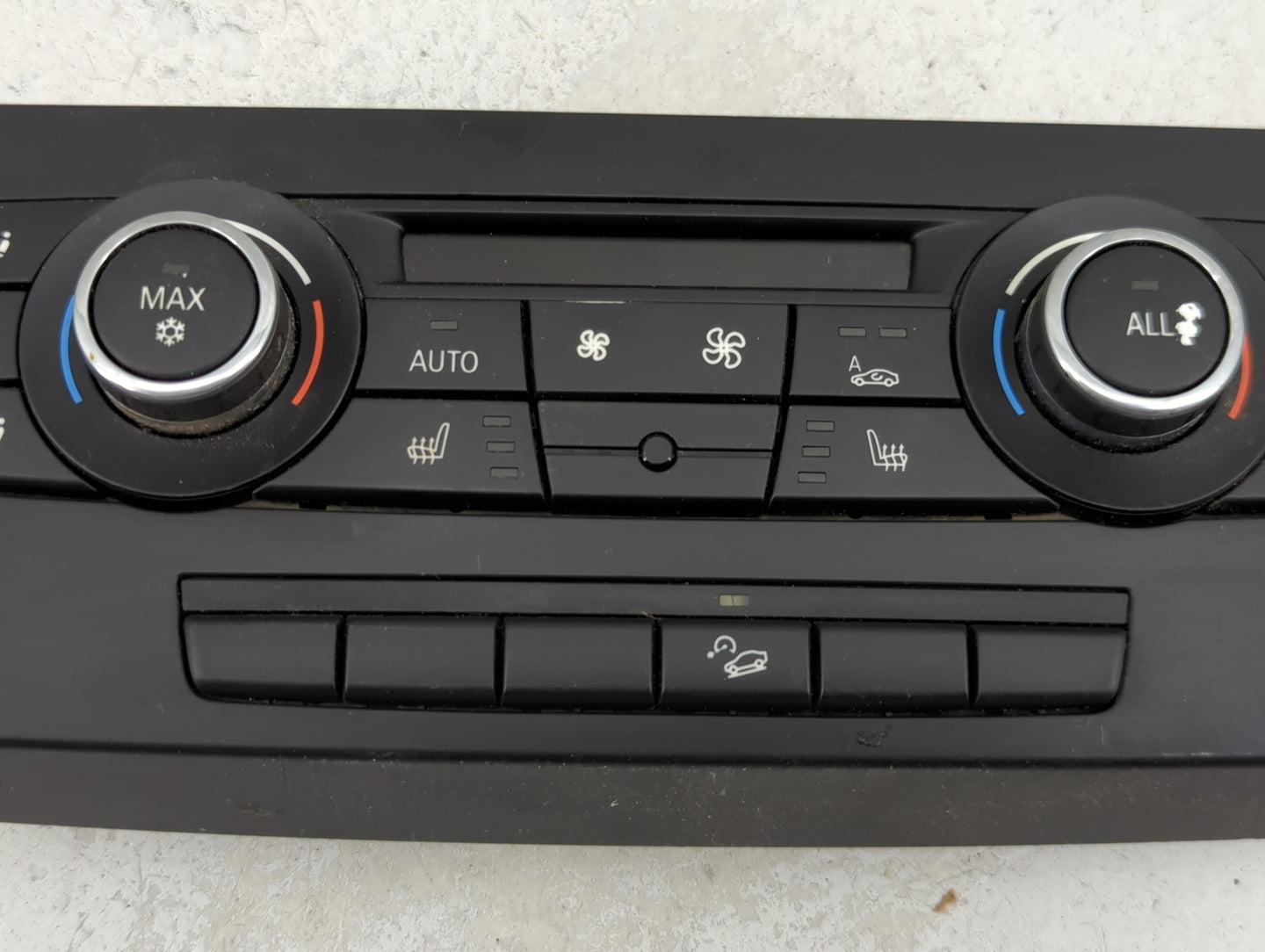 2011-2013 Bmw 335i Climate Control Module Temperature AC/Heater Replacement P/N:9221854-05 Fits Fits 2011 2012 2013 OEM Used