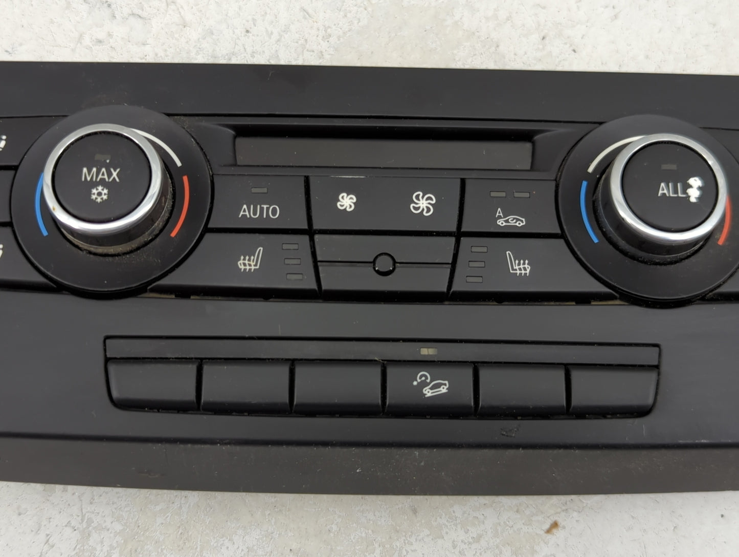 2011-2013 Bmw 335i Climate Control Module Temperature AC/Heater Replacement P/N:9221854-05 Fits Fits 2011 2012 2013 OEM Used