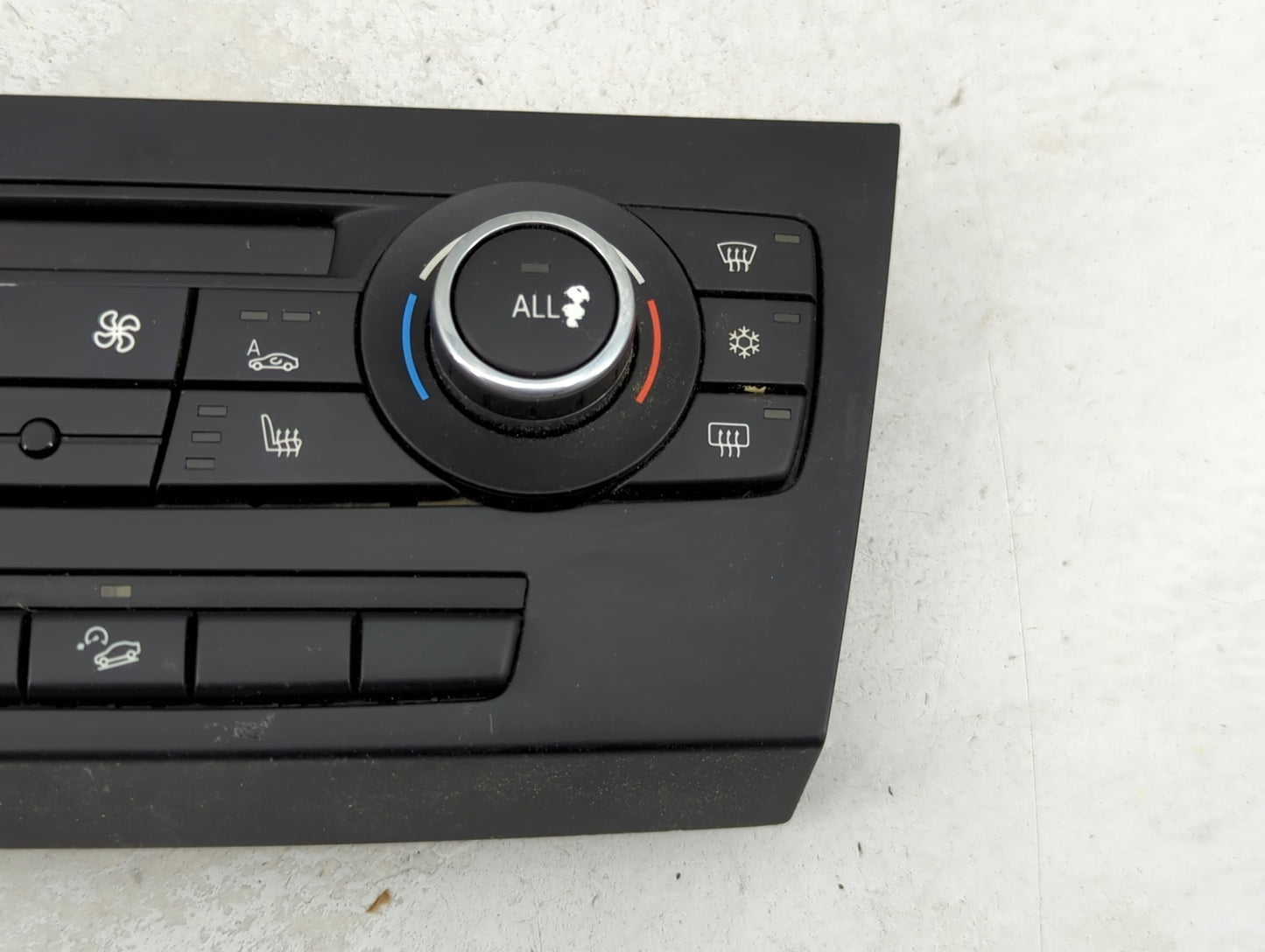 2011-2013 Bmw 335i Climate Control Module Temperature AC/Heater Replacement P/N:9221854-05 Fits Fits 2011 2012 2013 OEM Used