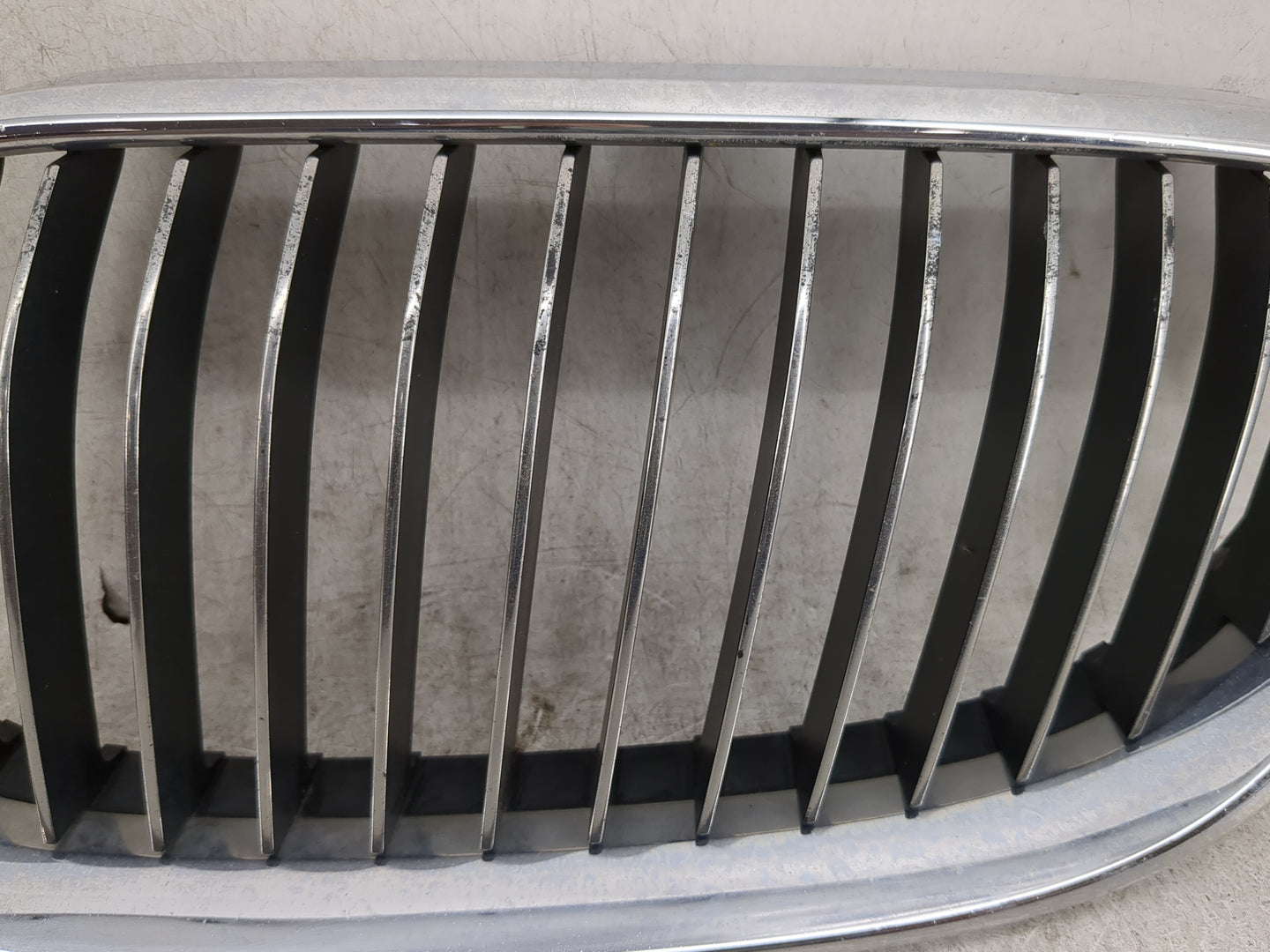 2011-2013 Bmw 335i Front Grille Bumper Not Included - Oemusedautoparts1.com