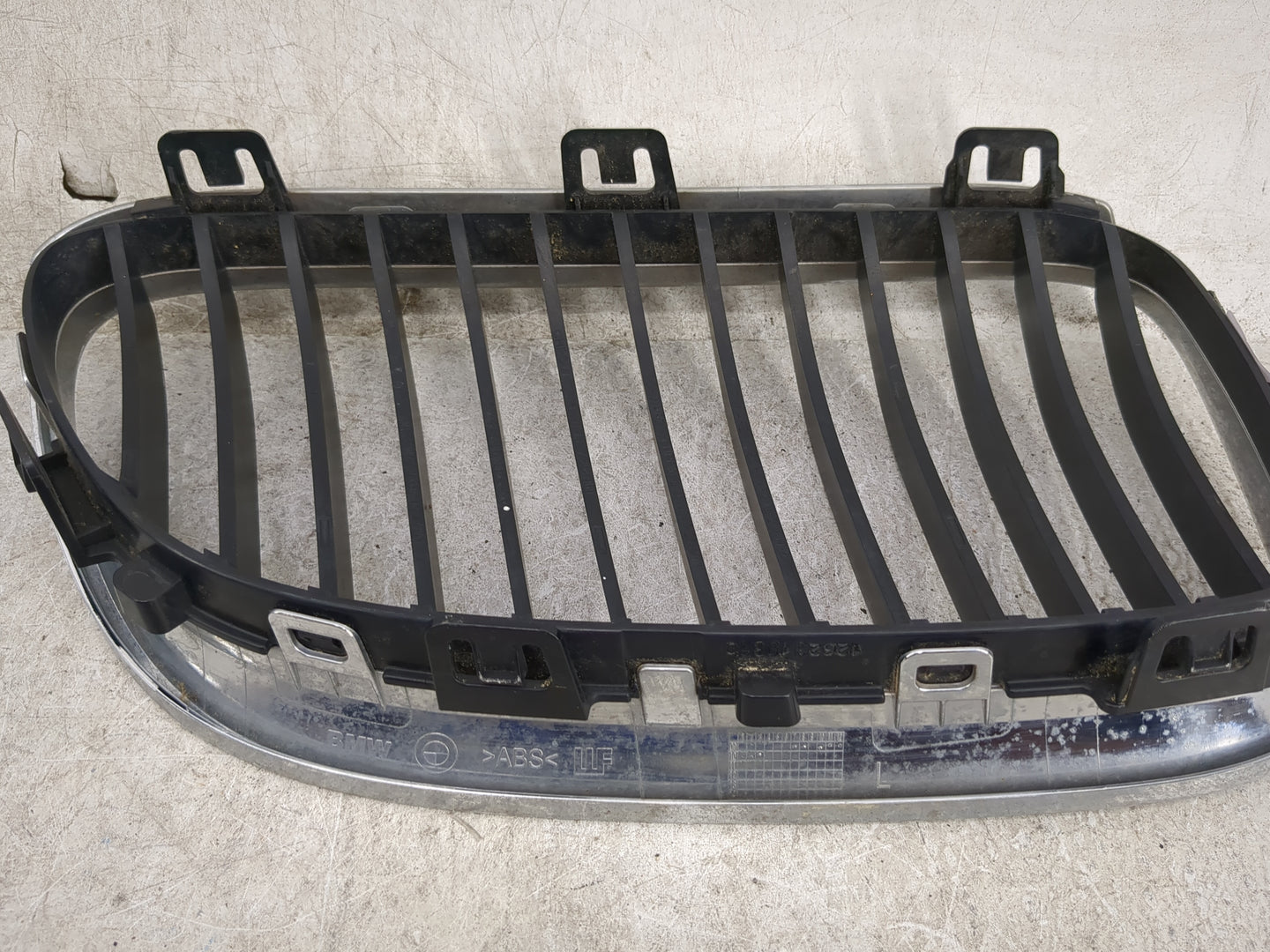 2011-2013 Bmw 335i Front Grille Bumper Not Included - Oemusedautoparts1.com