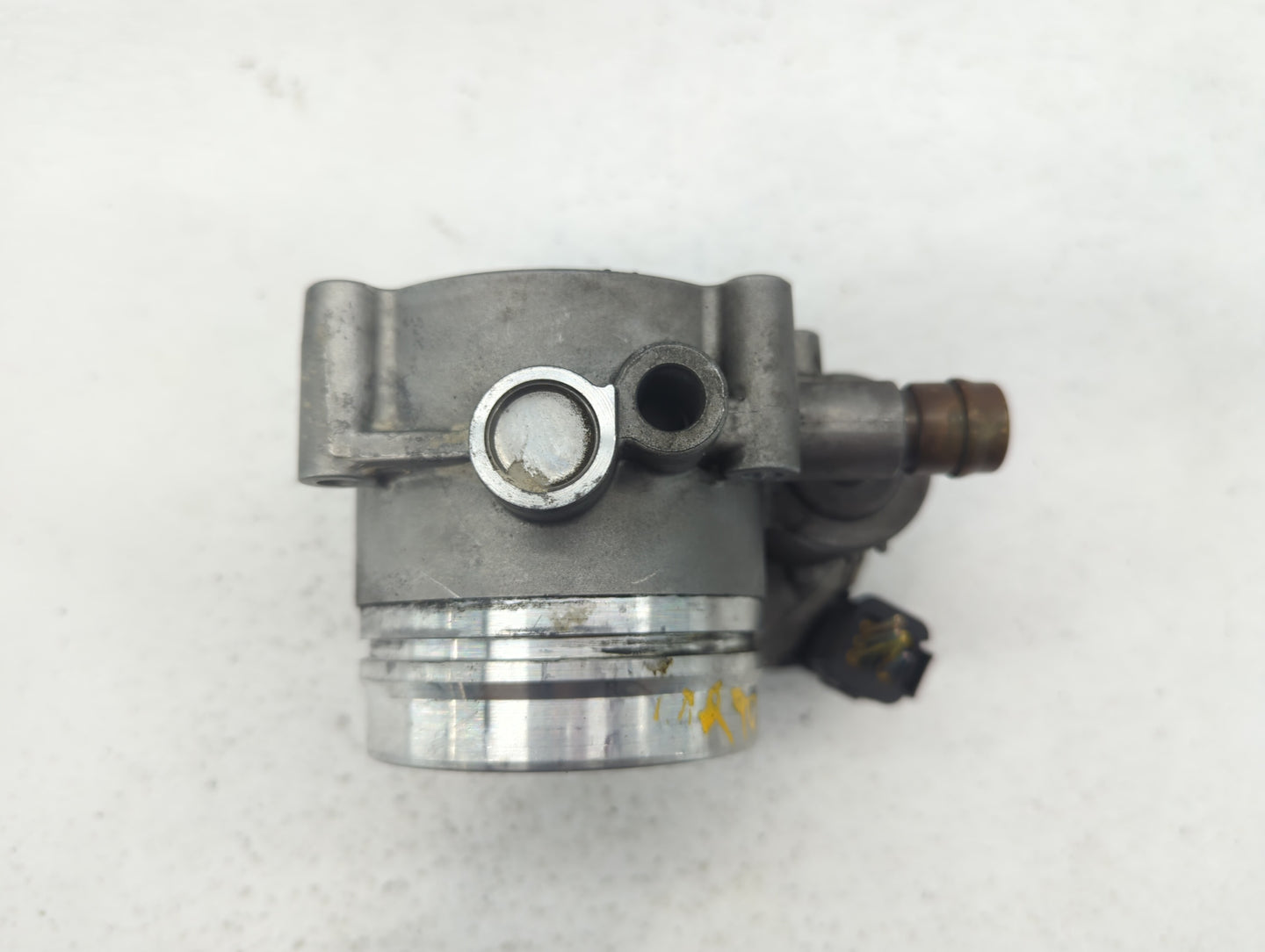 2011-2015 Bmw 335i Throttle Body P/N:1354 7597871-01 1354 7597871-03 Fits OEM Used Auto Parts - Oemusedautoparts1.com