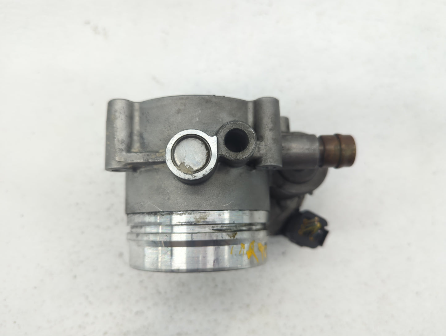 2011-2015 Bmw 335i Throttle Body P/N:1354 7597871-01 1354 7597871-03 Fits OEM Used Auto Parts - Oemusedautoparts1.com