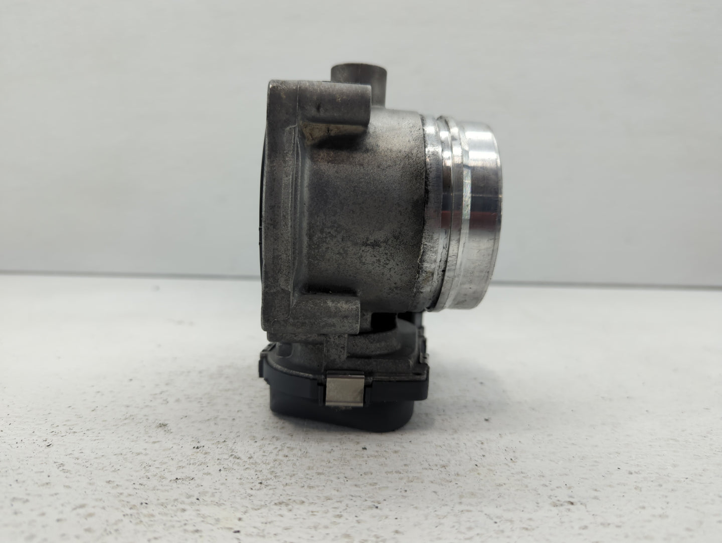 2011-2015 Bmw 335i Throttle Body P/N:1354 7597871-01 1354 7597871-03 Fits OEM Used Auto Parts - Oemusedautoparts1.com