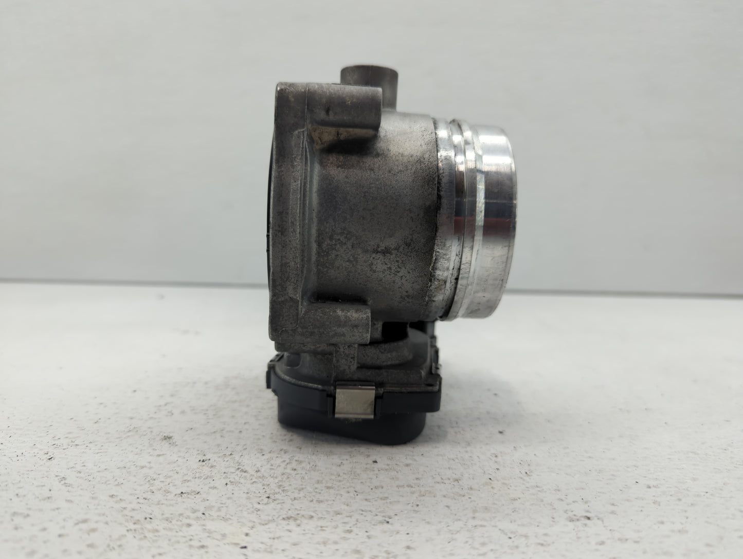 2011-2015 Bmw 335i Throttle Body P/N:1354 7597871-01 1354 7597871-03 Fits OEM Used Auto Parts - Oemusedautoparts1.com