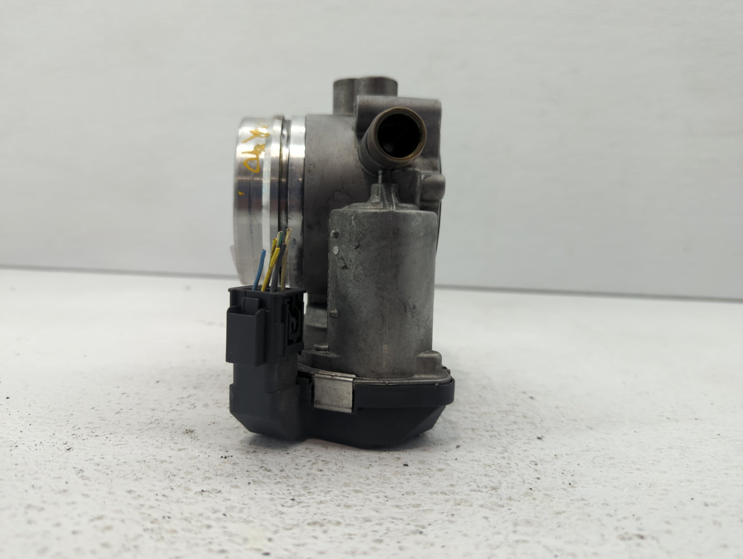 2011-2015 Bmw 335i Throttle Body P/N:1354 7597871-01 1354 7597871-03 Fits OEM Used Auto Parts - Oemusedautoparts1.com