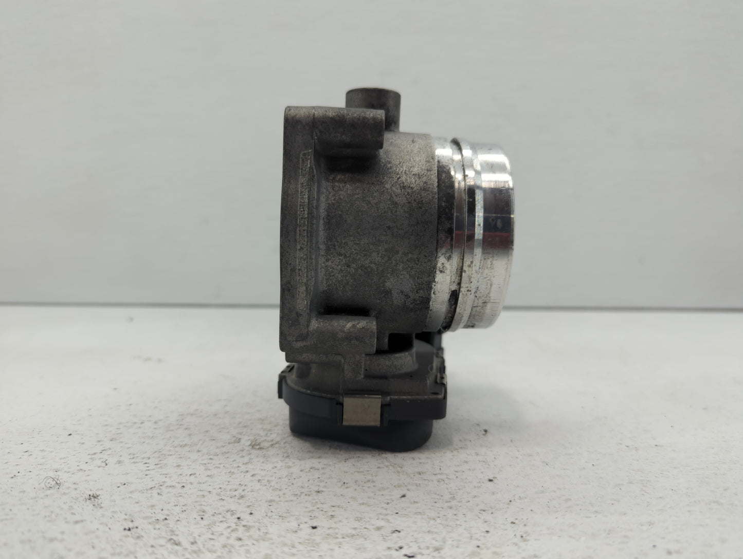 2011-2015 Bmw 335i Throttle Body P/N:1354 7597871-01 1354 7597871-03 Fits OEM Used Auto Parts - Oemusedautoparts1.com
