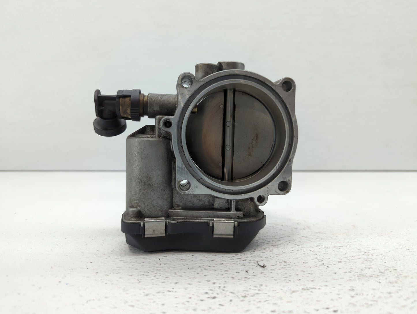 2011-2015 Bmw 335i Throttle Body P/N:1354 7597871-01 1354 7597871-03 Fits OEM Used Auto Parts - Oemusedautoparts1.com