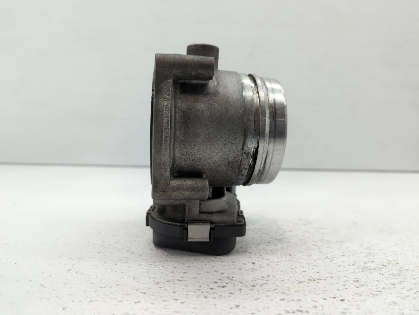 2011-2015 Bmw 335i Throttle Body P/N:1354 7597871-01 1354 7597871-03 Fits OEM Used Auto Parts - Oemusedautoparts1.com