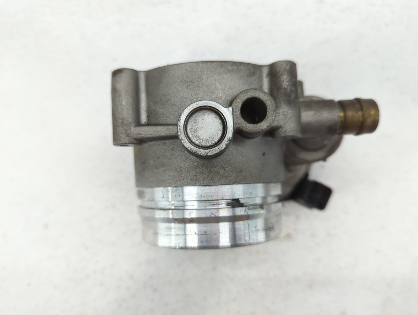 2011-2015 Bmw 335i Throttle Body P/N:1354 7597871-01 1354 7597871-03 Fits OEM Used Auto Parts - Oemusedautoparts1.com