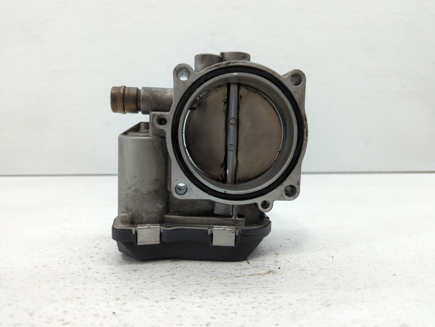 2011-2015 Bmw 335i Throttle Body P/N:1354 7597871-01 1354 7597871-03 Fits OEM Used Auto Parts - Oemusedautoparts1.com