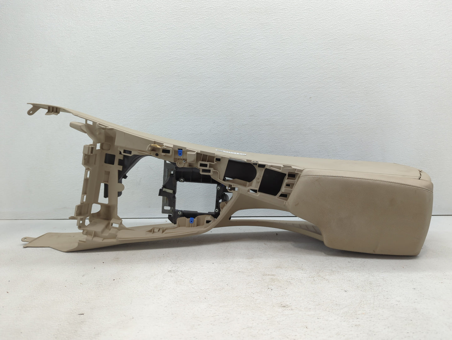 2011 Bmw 335i Center Floor Console P/N:9 218 909 Fits OEM Used Auto Parts - Oemusedautoparts1.com