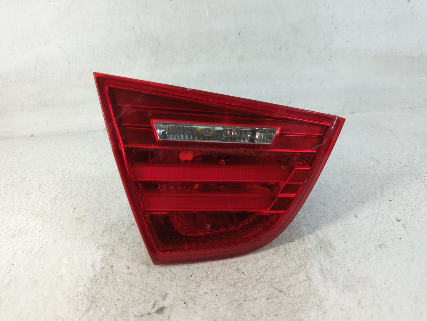 2009-2011 Bmw 335i Tail Light Assembly Driver Left OEM P/N:4 871 733 AI Fits Fits 2009 2010 2011 OEM Used Auto Parts - Oemus