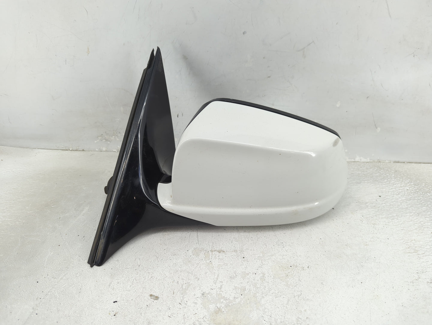2011-2012 Bmw 528 Driver Side View Mirror - Left Door Mirror OEM Used - Oemusedautoparts1.com