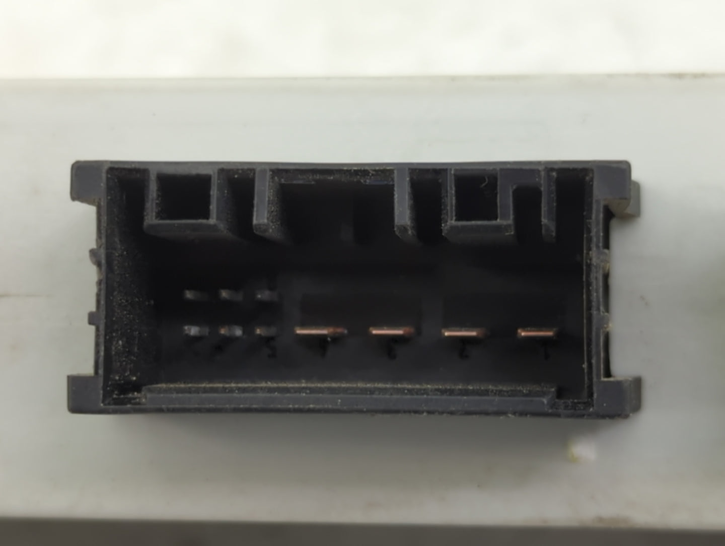 Bmw 528 Body Control Module Bcm Inner Cabin Fuse Box - Oemusedautoparts1.com