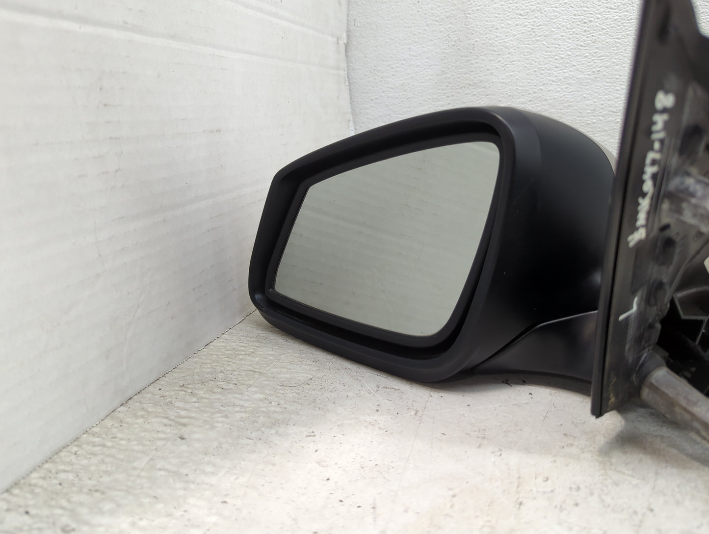 2011-2012 Bmw 528 Driver Side View Mirror - Left Door Mirror OEM Used - Oemusedautoparts1.com