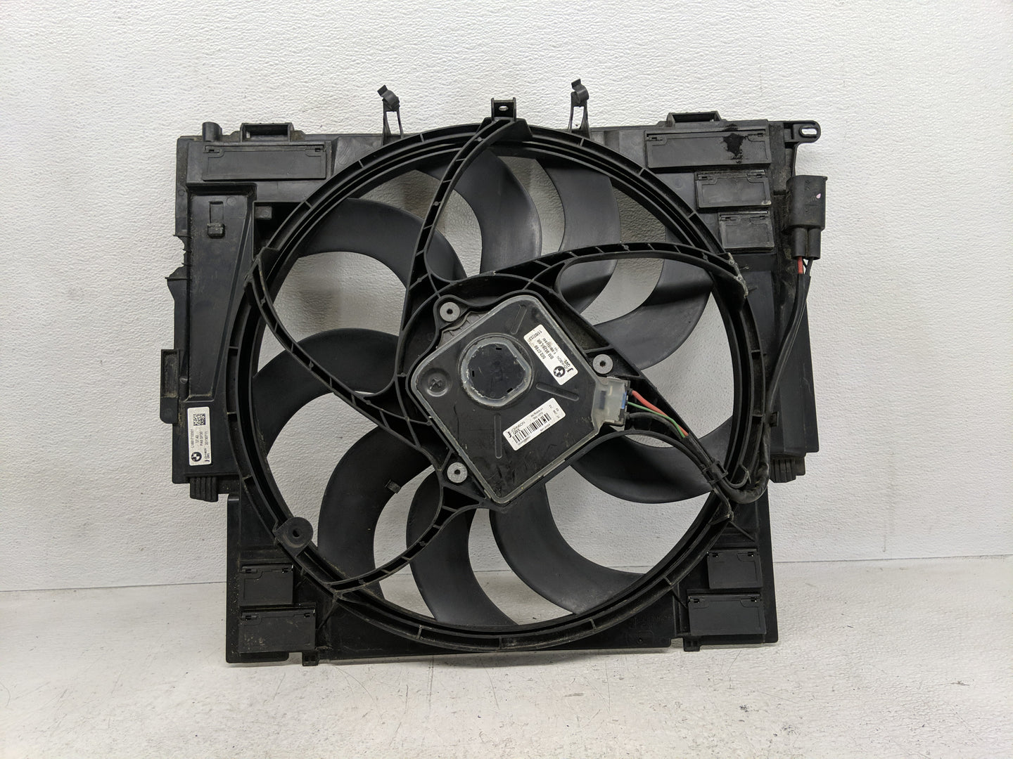 2012-2016 Bmw 528i Electric Radiator Cooling Fan Motor Assembly Fits Fits 2012 2013 2014 2015 2016 OEM Used Auto Parts - Oem