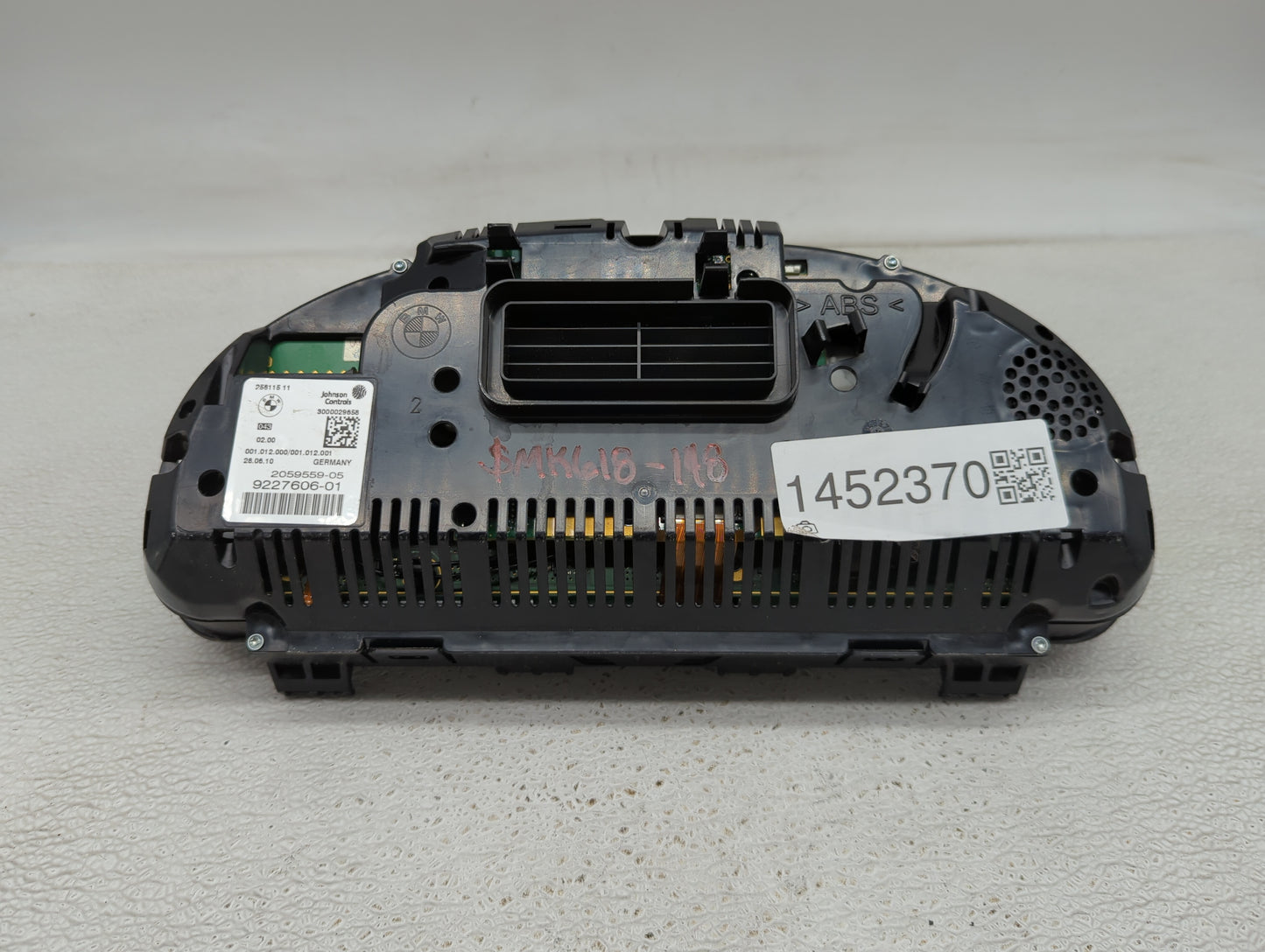 2011 Bmw 528i Instrument Cluster Speedometer Gauges P/N:9227606-01 2059559-05, 3000029658, 25811511 Fits OEM Used Auto Parts