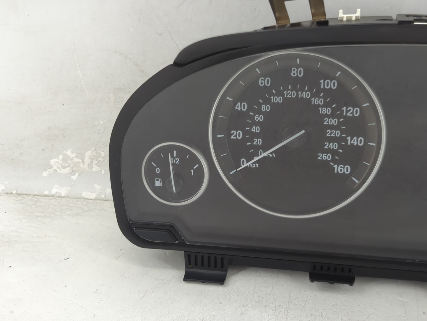 2011 Bmw 528i Instrument Cluster Speedometer Gauges P/N:9249343-01 1000084240, 2119945-06 Miles:81K Fits OEM Used Auto Parts