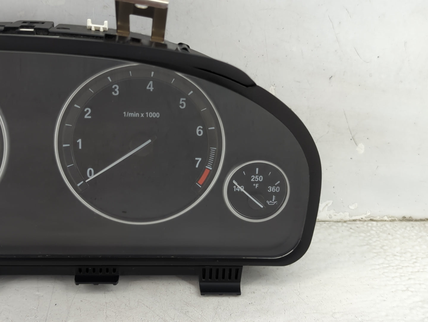 2011 Bmw 528i Instrument Cluster Speedometer Gauges P/N:9249343-01 1000084240, 2119945-06 Miles:81K Fits OEM Used Auto Parts