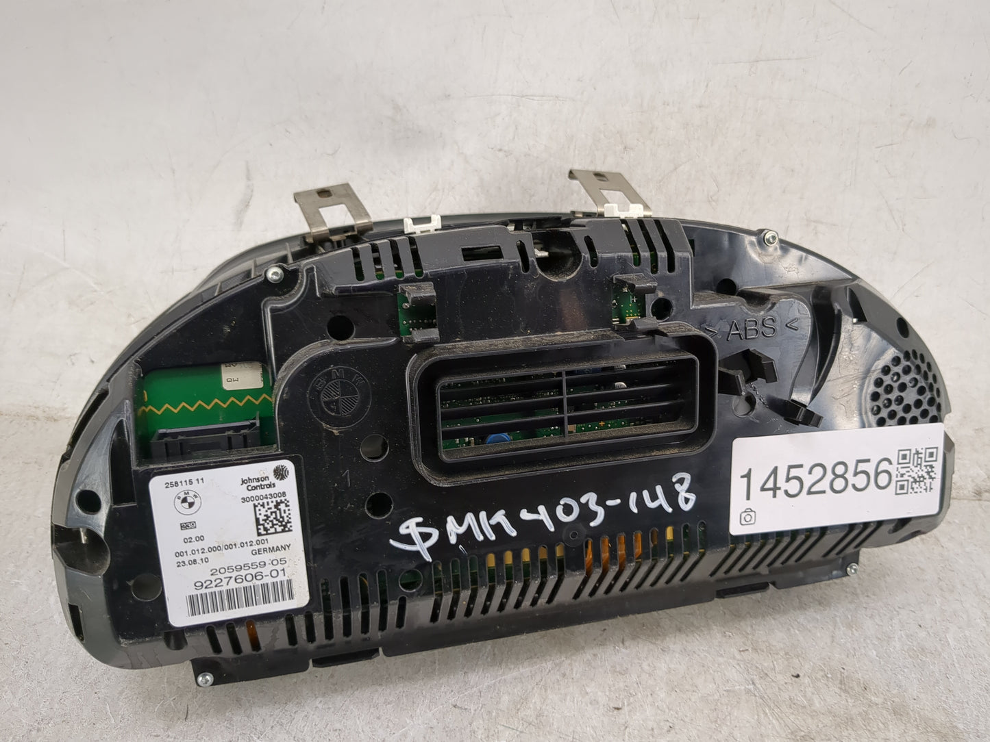 2011 Bmw 528i Instrument Cluster Speedometer Gauges P/N:9227606-01 2059559-05, 258115 11, 3000043008 Miles:78K Fits OEM Used