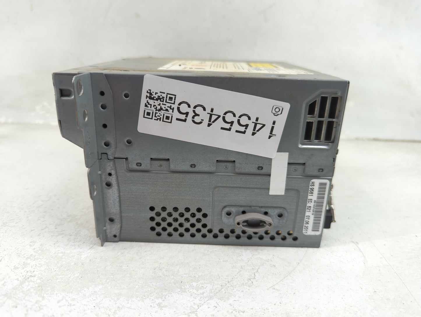 2011-2012 Bmw 528i Radio AM FM Cd Player Receiver Replacement P/N:CI9 257 010 01 CI 9 257 010 01 Fits Fits 2010 2011 2012 OE