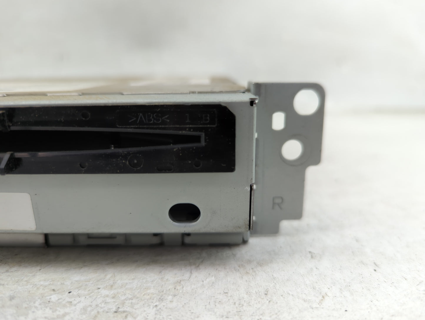 2011-2012 Bmw 528i Radio AM FM Cd Player Receiver Replacement P/N:9273862 Fits Fits 2011 2012 OEM Used Auto Parts - Oemuseda