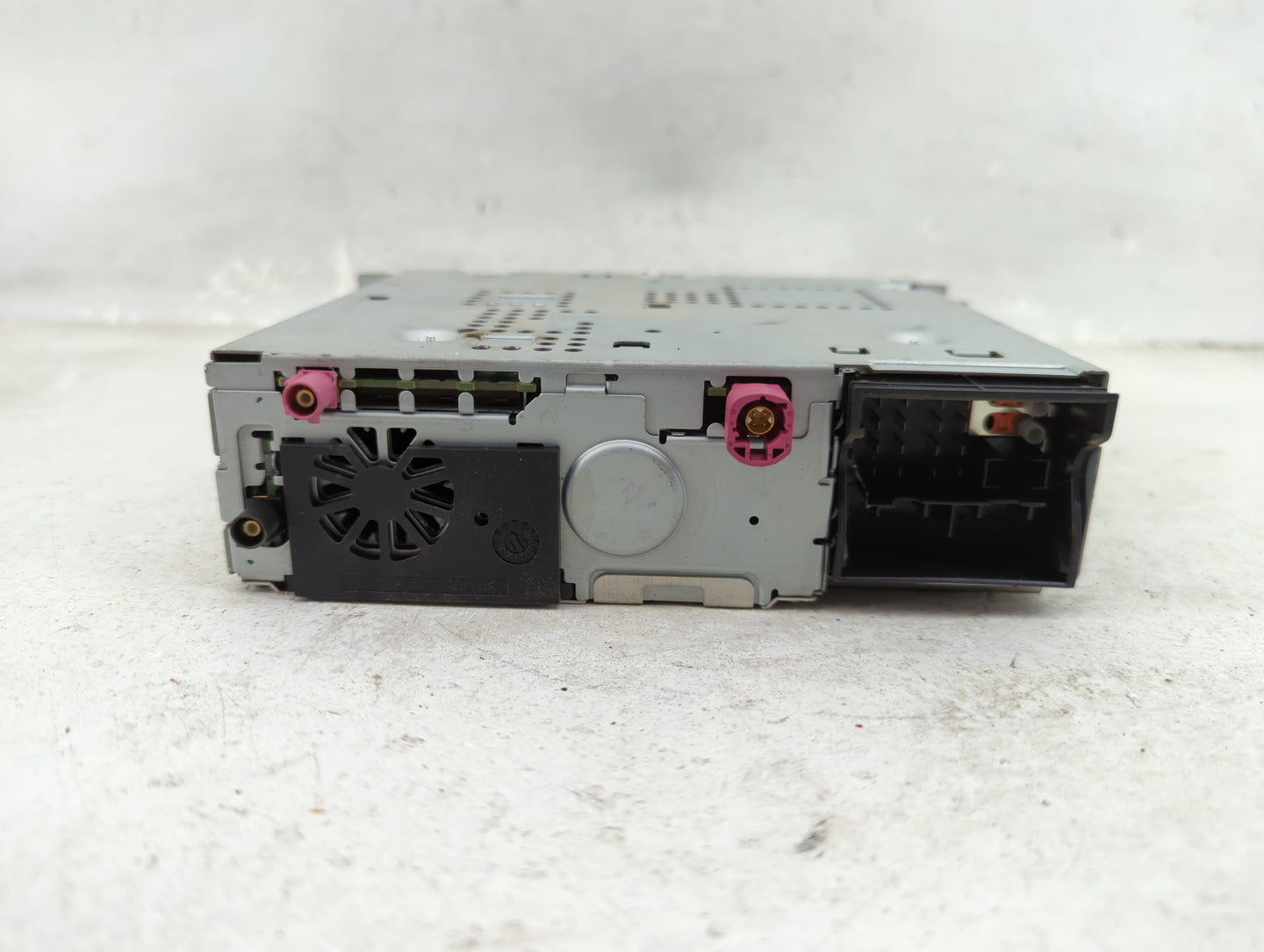2011-2012 Bmw 528i Radio AM FM Cd Player Receiver Replacement P/N:9273862 Fits Fits 2011 2012 OEM Used Auto Parts - Oemuseda