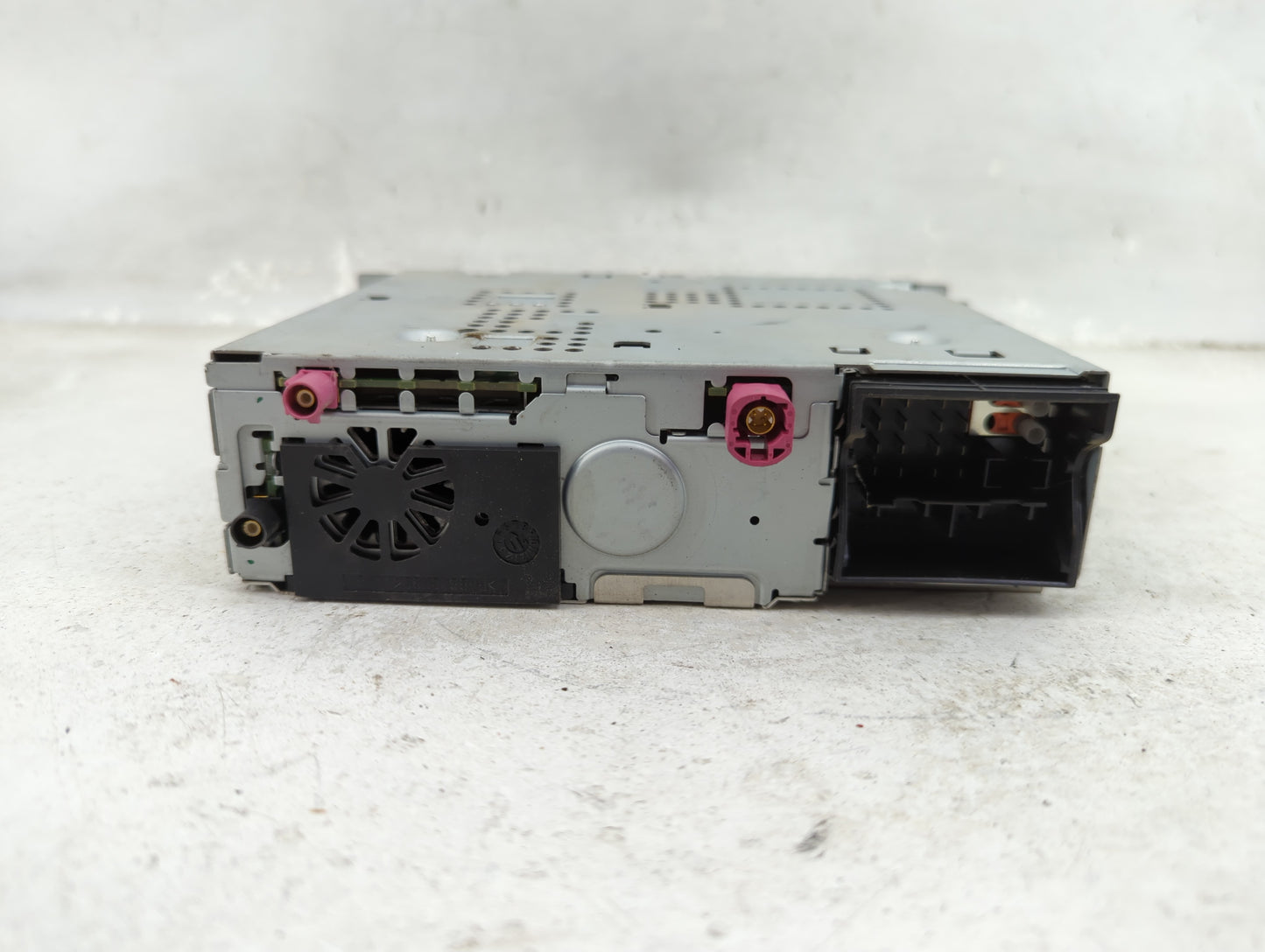 2011-2012 Bmw 528i Radio AM FM Cd Player Receiver Replacement P/N:9273862 Fits Fits 2011 2012 OEM Used Auto Parts - Oemuseda