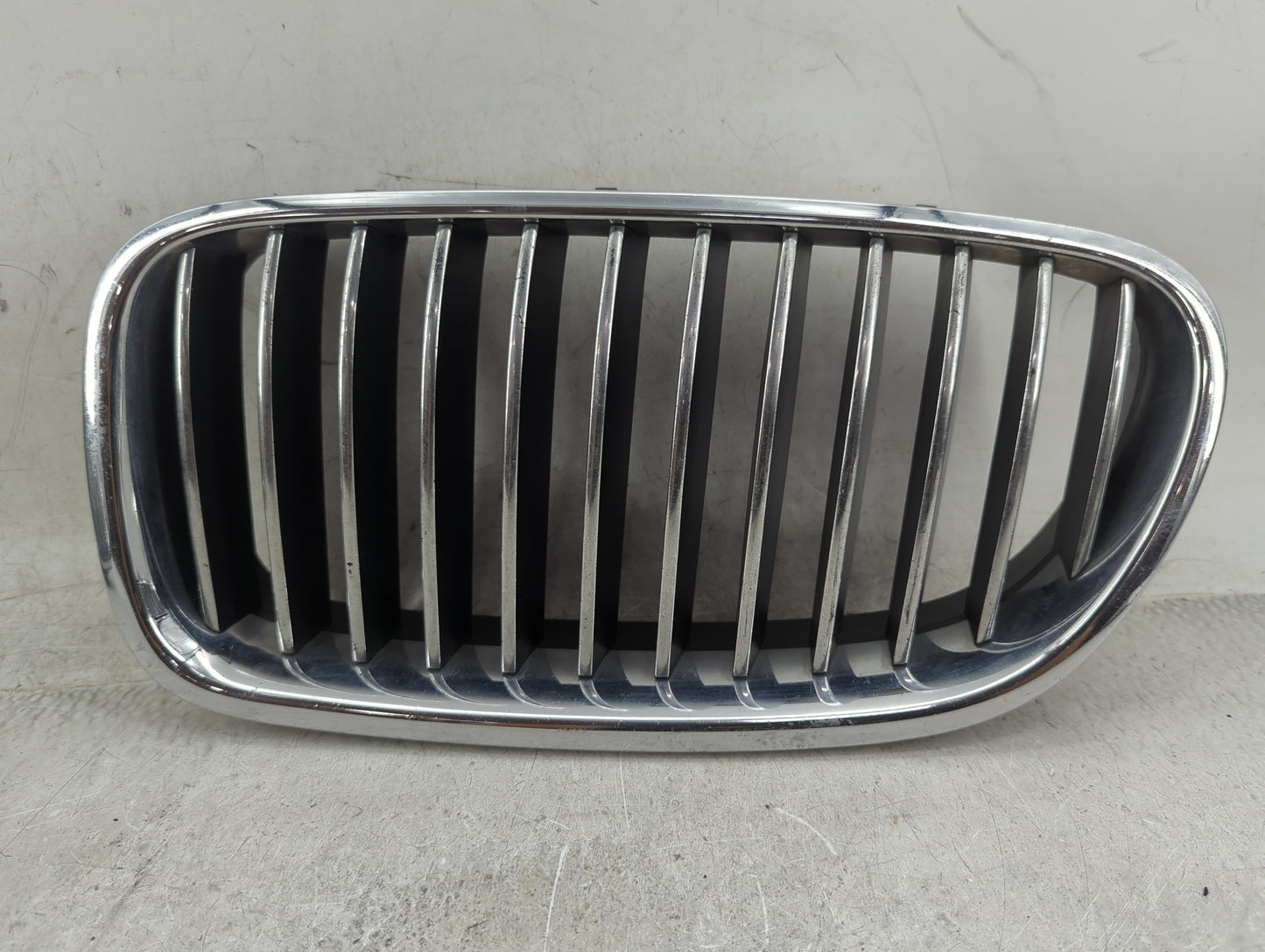 2011-2013 Bmw 528i Front Grille Bumper Not Included 1459727 - Oemusedautoparts1.com