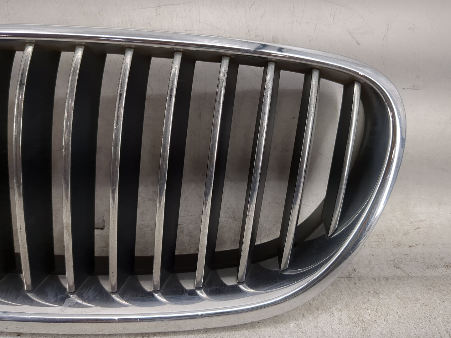 2011-2013 Bmw 528i Front Grille Bumper Not Included 1459890 - Oemusedautoparts1.com