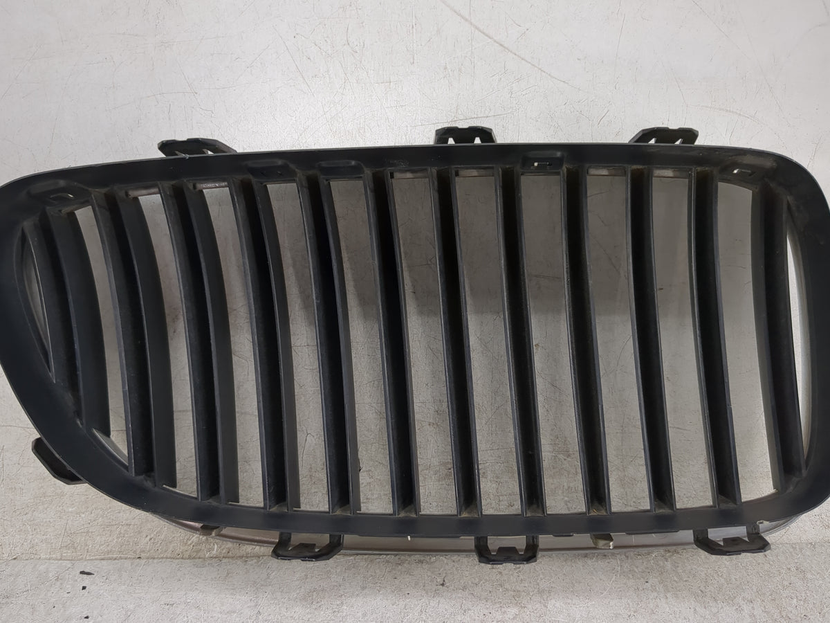 2011-2013 Bmw 528i Front Grille Bumper Not Included 1459890 - Oemusedautoparts1.com